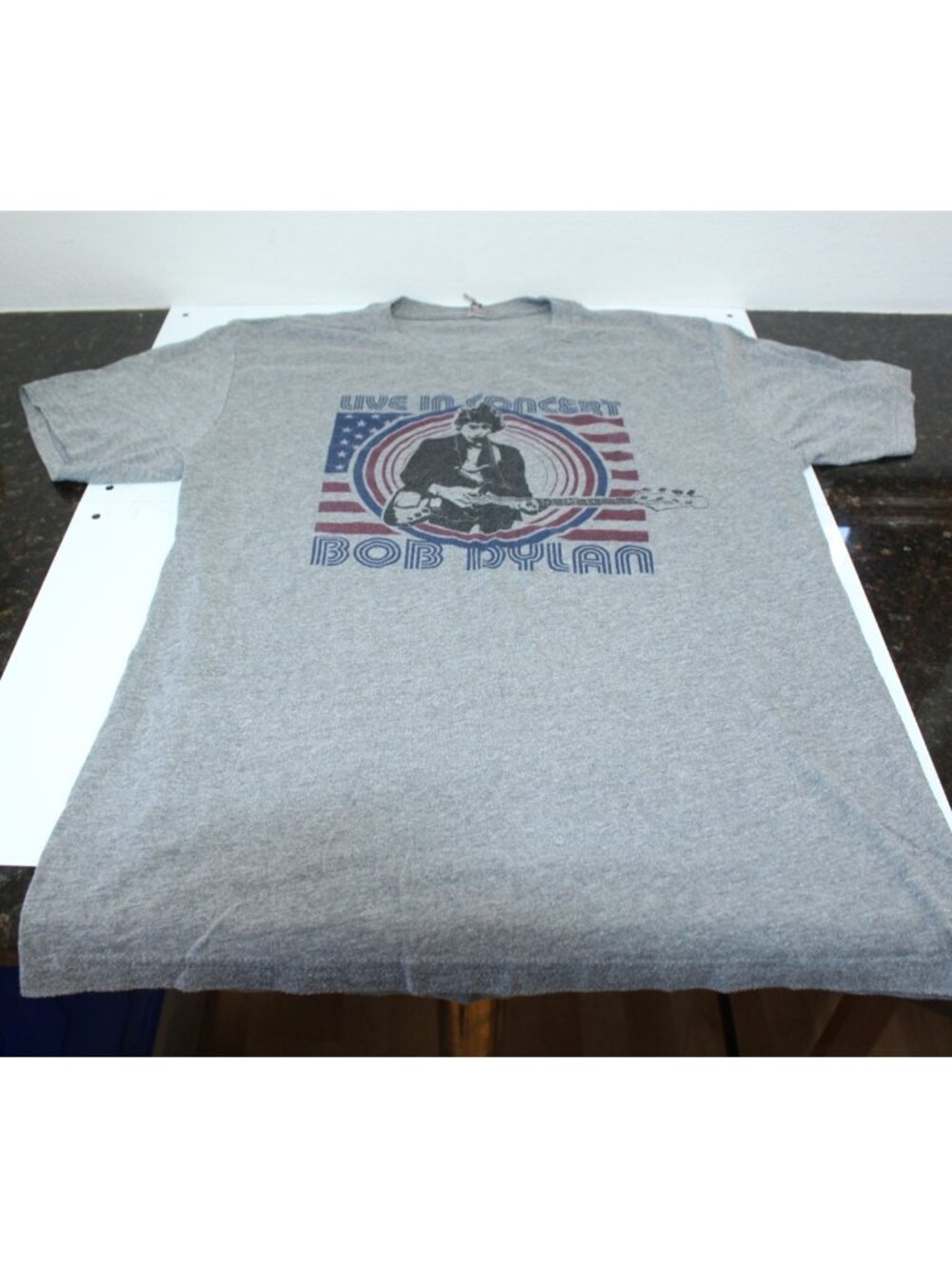 Vintage Graphic Print T-Shirt Boy Dylan Live In Concert Screen Print Size Medium
